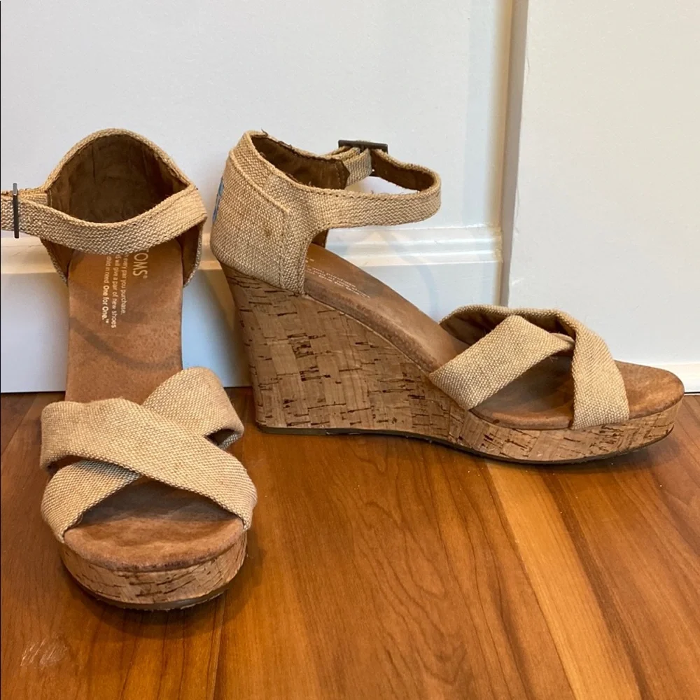 EUC Toms Cork Wedge Strappy Sandals - Picture 1 of 13